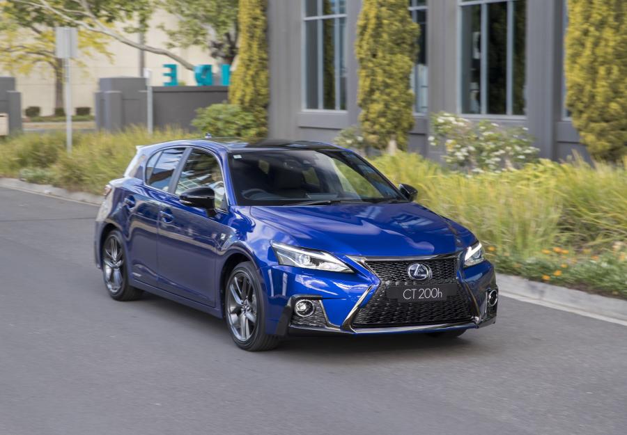  Lexus CT200h F-Sport 2017 года  (AU) (фото 5 из 9)